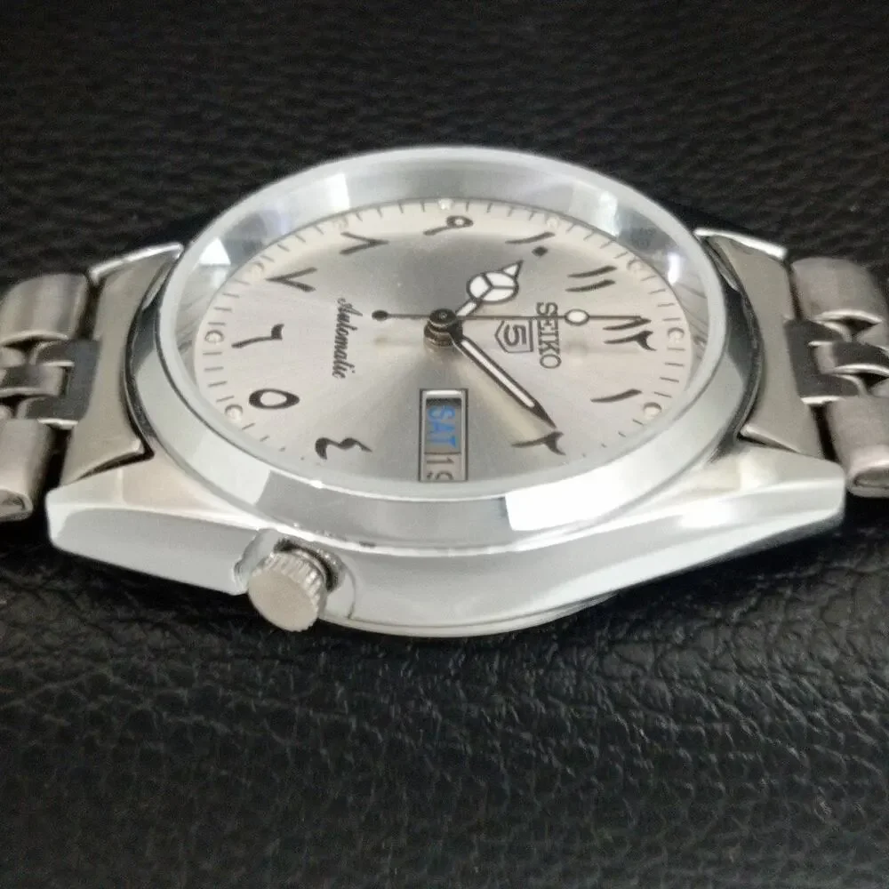 Vintage 1989 Seiko Automatic Mens Silver Watch W/daydate & White accents
